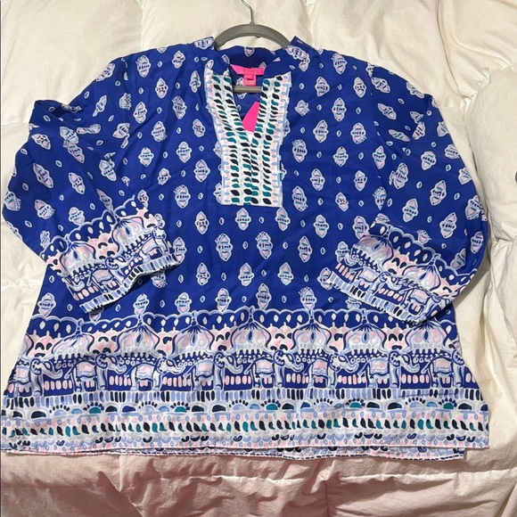 Lilly Pulitzer Tops - Lilly Pulitzer Silk Blend Blue/White/Pink engineered lightweight Blouse XL NEW